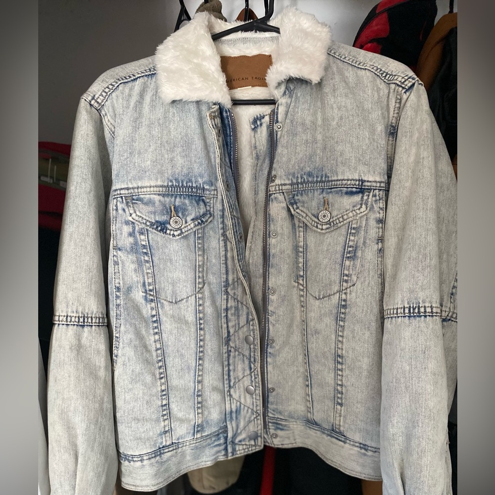 American Eagle denim sherpa-lined jacket, size Small